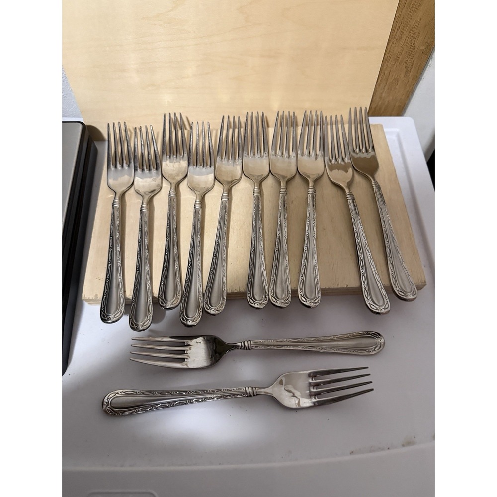 Oneida Dinner Forks Vietnam 18/10 Fish Pattern 12 Total Forks